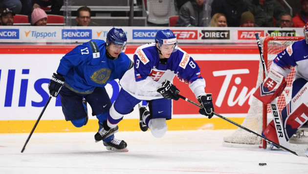 Сборная Казахстана в упорной борьбе проиграла Словакии на молодежном ЧМ по хоккею