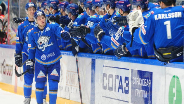 Как хоккеисты "Барыса" в раздевалке праздновали вторую победу в КХЛ за два дня