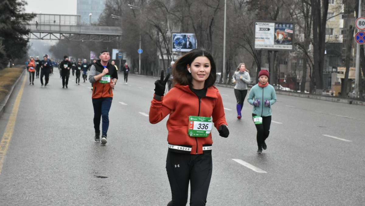 В Алматы прошел Зимний забег