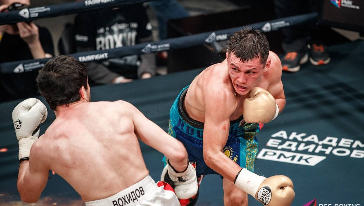 Казахстанский боксер отправил соперника в нокдаун, но проиграл после возвращения в профи