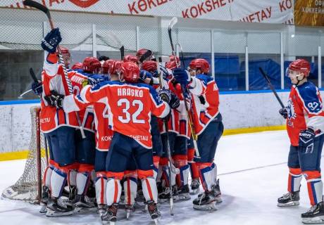 Хоккеистов казахстанского клуба оставили без зарплаты из-за коронавируса