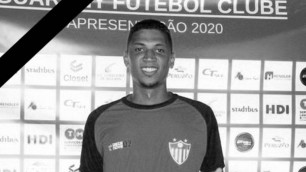 22-летний бразильский футболист умер на сеансе физиотерапии