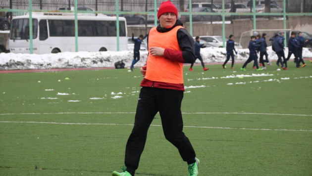 42-летний президент казахстанского клуба стал футболистом