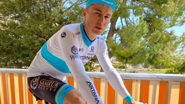 Казахстанский гонщик "Астаны" выиграл первый этап "Джиро д'Италия"