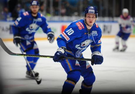 Российские СМИ предрекли казахстанцу Михайлису переезд в российский топ-клуб и трансфер в НХЛ
