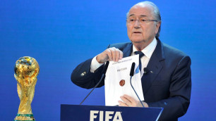 ФИФА попросила продолжить расследование в отношении Блаттера