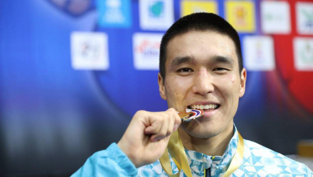 Действующий чемпион Азии объявил об уходе из сборной Казахстана в профи-бокс