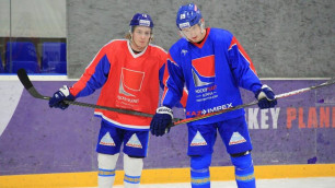 Хоккеисты "Барыса" и сборной Казахстана приступили к тренировкам на льду