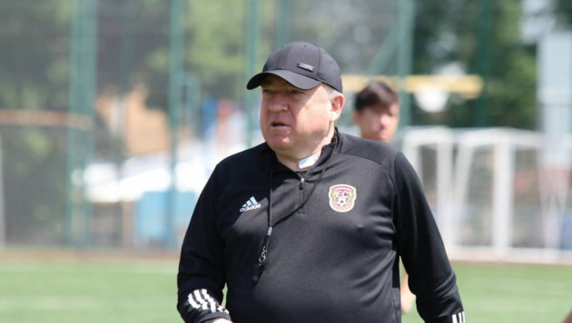 Клуб казахстанской премьер-лиги расстался с тренером после победы над "Кайратом"