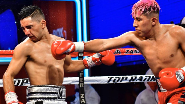 Бой между мексиканскими боксерами закончился нокаутом
