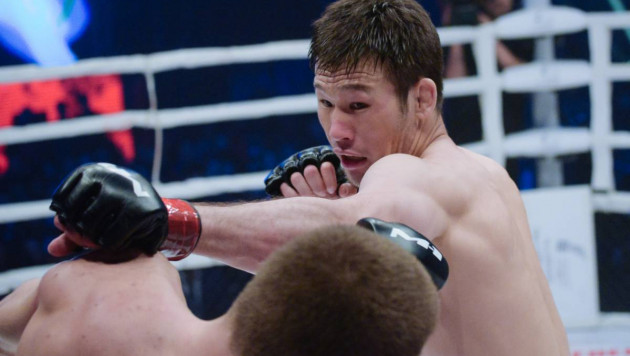 "Не могу сильно бить". Казахстанский боец Рахмонов рассказал о причинах срыва дебюта в UFC