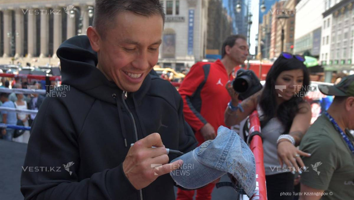 "Топим за тебя!". Головкин пожелал удачи претенденту на чемпионский пояс UFC