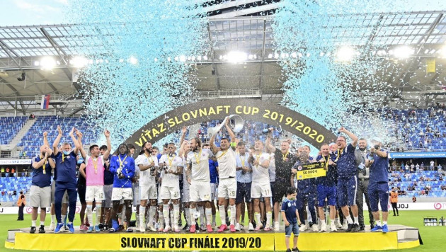 Футболист из Казахстана завоевал второй трофей за сезон в Европе 