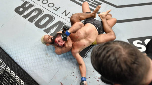 Бразилец быстро "задушил" соперника и стал чемпионом UFC