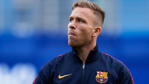 "Барселона" решила засудить футболиста за отказ играть в Лиге чемпионов