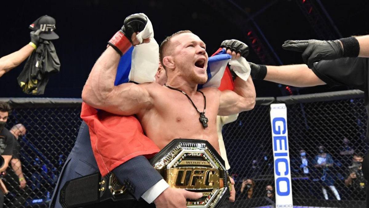 "Не буду же я в ответ лаять". Чемпион UFC Ян прокомментировал оскорбления от олимпийского чемпиона 