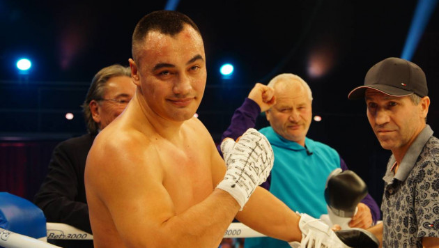Казахстанский супертяж прокомментировал досрочную победу над экс-соперником чемпиона мира