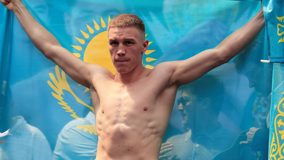 Казахстанец с титулом от WBC нокаутировал соперника с 30 победами