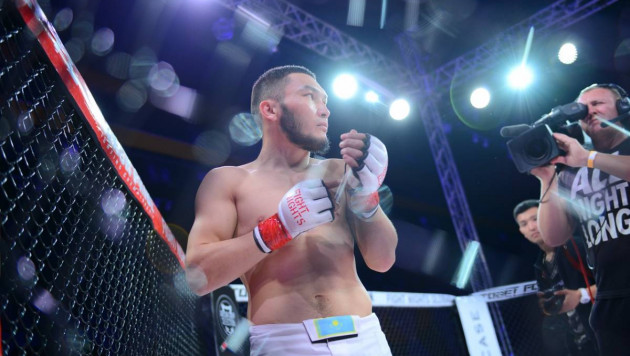 Казахстанский боец ММА проиграл поединок в профи-боксе