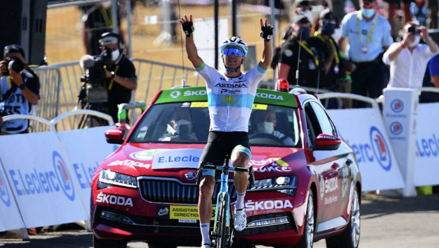 "Это большое достижение для меня". Луценко из "Астаны" рассказал о победе на этапе "Тур де Франс"