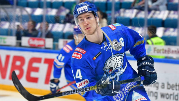 Капитан "Барыса" признан лучшим защитником первой недели в КХЛ