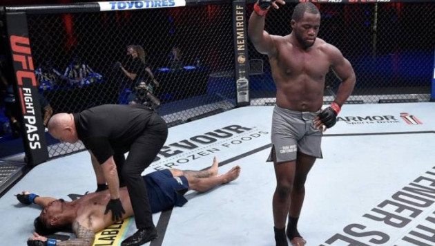 Боец из Камеруна жестко нокаутировал соперника и получил контракт в UFC