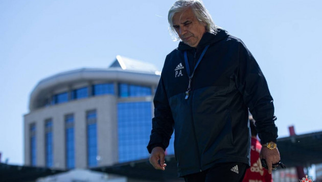 Казахстанский клуб объявил о расставании с главным тренером