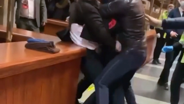 Скандал в России: известные бойцы ММА подрались вне октагона. Один в больнице, полиция ведет расследование