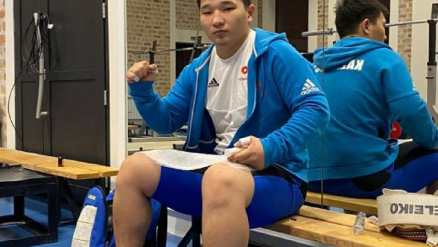 Казахстанец стал победителем Кубка мира по тяжелой атлетике среди юношей