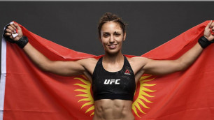Антонина Шевченко из Кыргызстана одержала досрочную победу на турнире UFC 255