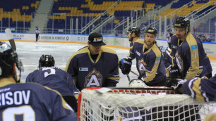 Казахстанский хоккейный клуб уволил главного тренера и назначил нового