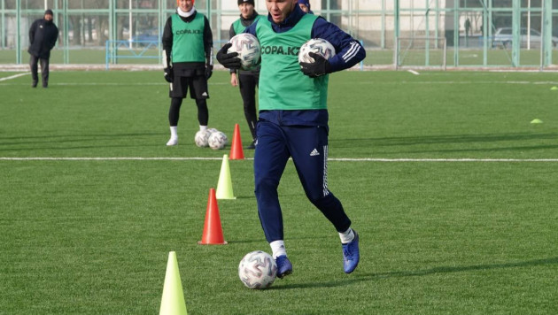 Футбольные клубы из Казахстана могут остаться без зарубежных УТС. Названы причины