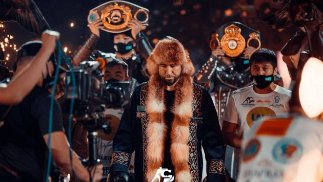 Непобежденному казахстанцу с титулами от WBC, WBA и IBF предрекли чемпионский бой в 2021 году