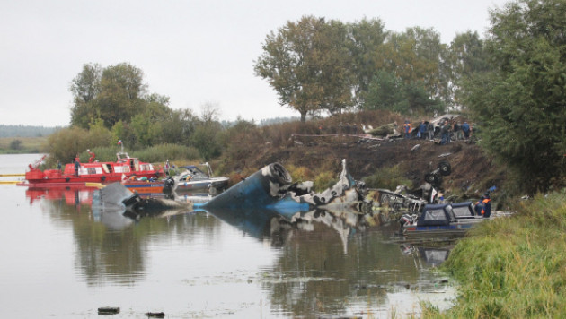 Выживших в авиакатастрофе под Ярославлем доставят в Москву