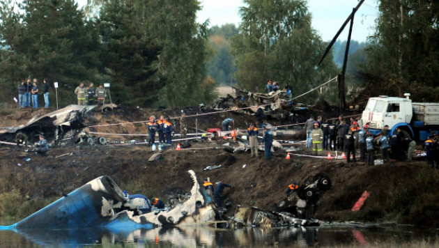 Алкоголь в крови пилотов рухнувшего под Ярославлем Як-42 не найден 