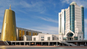 Парламент Казахстана запретил намаз в госучреждениях