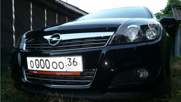 Кыргызские чиновники узаконили покупку "блатных" номеров на авто