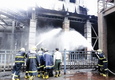 Фото с места аварии на сталелитейном заводе Нанкинской металлургической корпорации. Фото с сайта roll.sohu.com