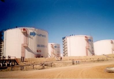 Нефтяные резервуары, принадлежащие принадлежащие АО "КазТрансОйл". Фото с сайта khabar.kz