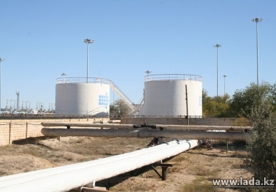 Нефтяные резервуары "КазТрансОйла" в Актау. Фото с сайта lada.kz