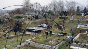 Хулиганы разгромили 300 могил в Сибири