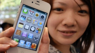 Владельцы iPhone 4S обнаружили серьезные баги в работе телефона