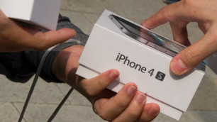 Американцы разобрали все бесплатные iPhone3