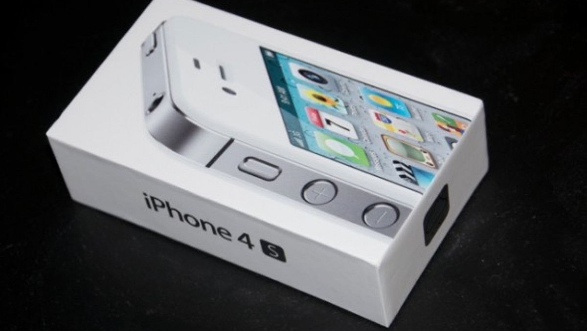 Продажи iPhone 4S в Казахстане начнутся 21 октября