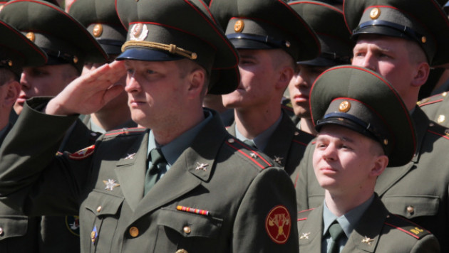 В России военнослужащим повысили зарплату 