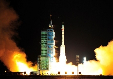 Запуск беспилотного космического корабля "Шэньчжоу-8". Фото с сайта jn.pt