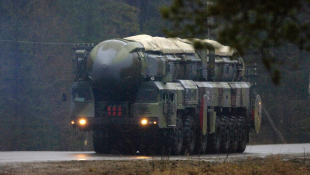 Российские военные успешно запустили ракету "Тополь"