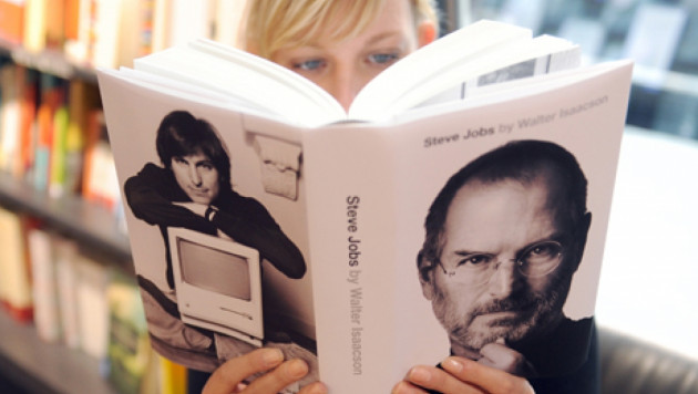 Автобиография Стива Джобса побила рекорд продаж и стала бестселлером