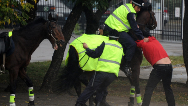 Приковавшая мужчину в лошади экс-сотрудница милиции осуждена на четыре года