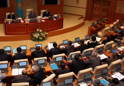 Заседание мажилиса парламента. Фото С. Турлубекова
